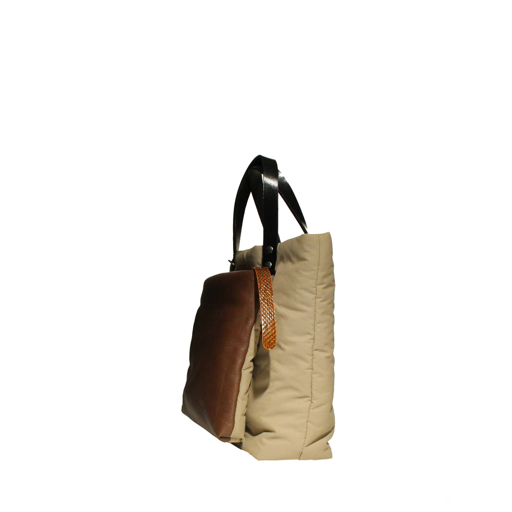 Stromboli Tote bag design en toile recyclée beige sable avec poche en cuir marron