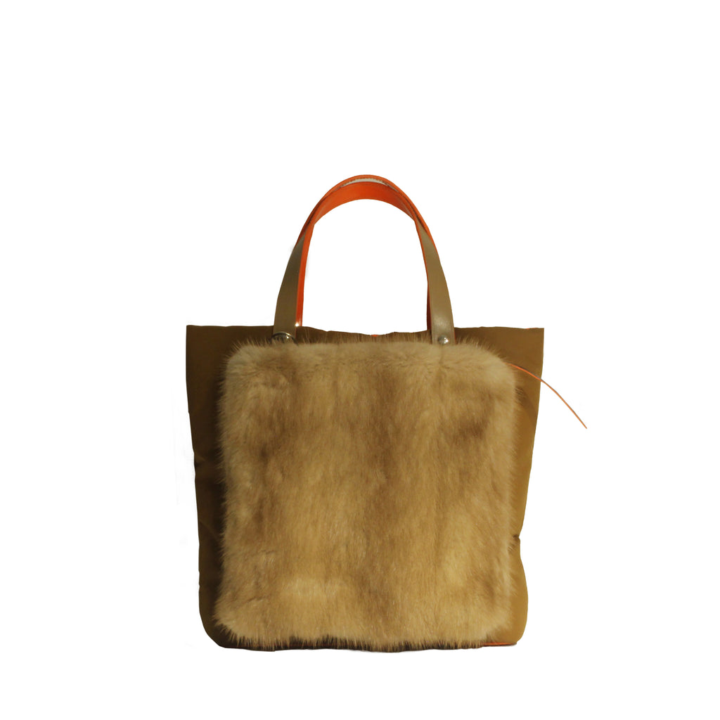 Vénus  Tote bag  CARAMEL design avec une  poche en fourrure de vison recyclée