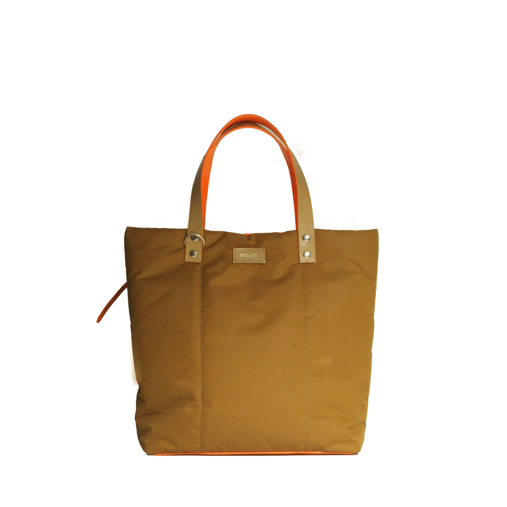 Vénus  Tote bag  CARAMEL design avec une  poche en fourrure de vison recyclée