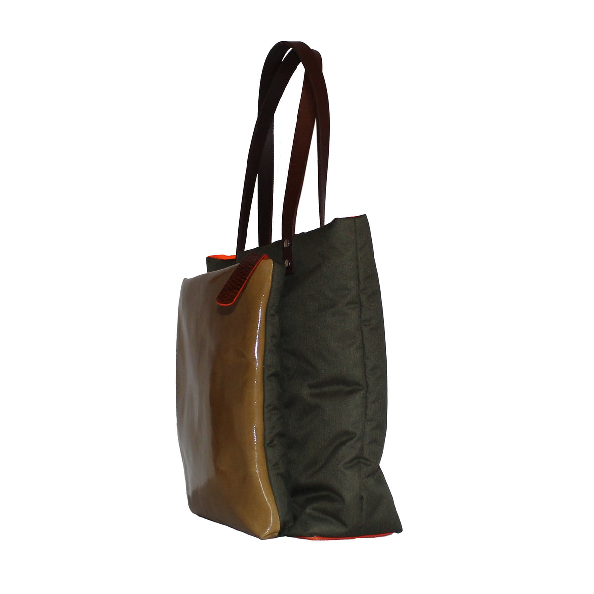 Noemi  Tote bag design en toile recyclée vert  avec poche en cuir vernis moutarde