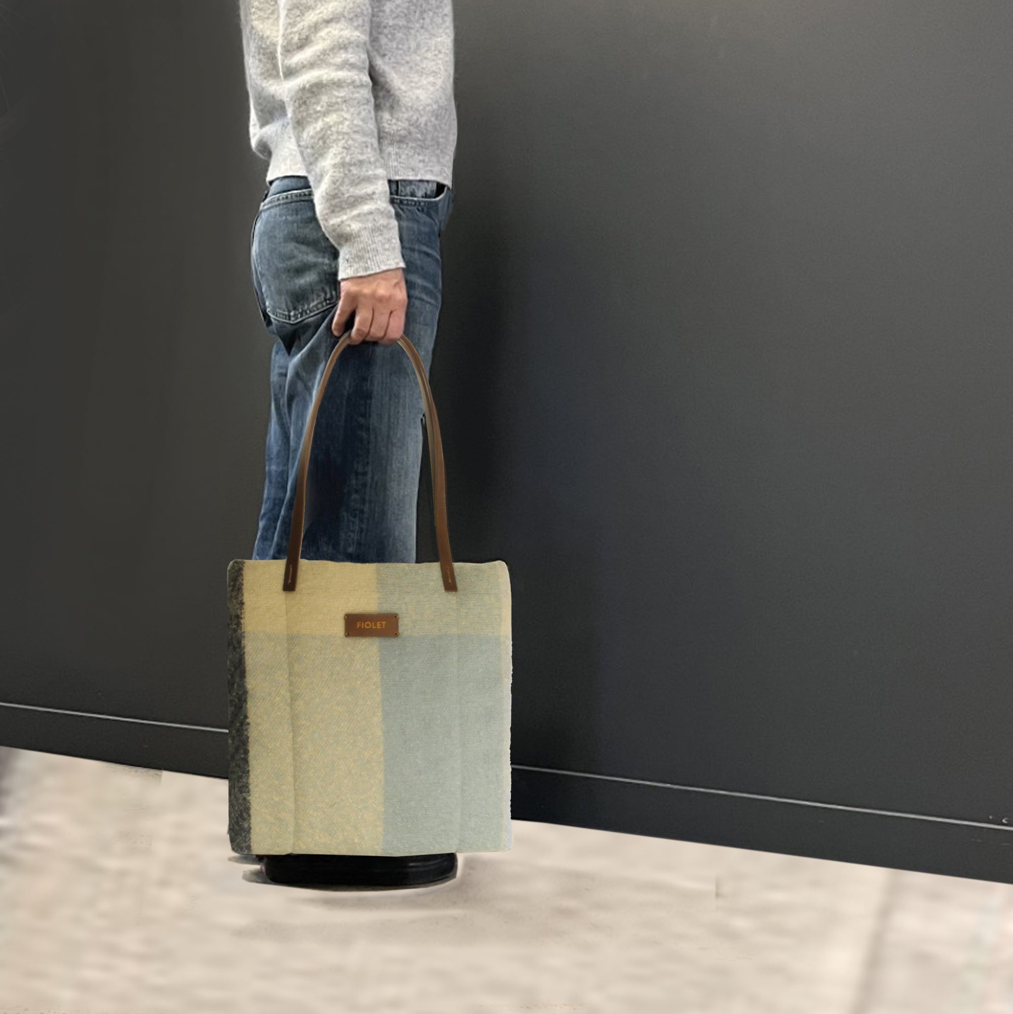 Claude  Tote bag design en lainage gris